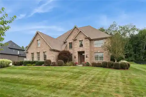 Suburban Comfort and Elegant Living with Designer Touches