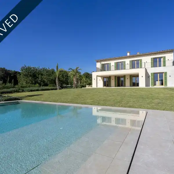 LUXE FINCA ON A STUNNING PLOT NEAR A HISTORIC TOWN