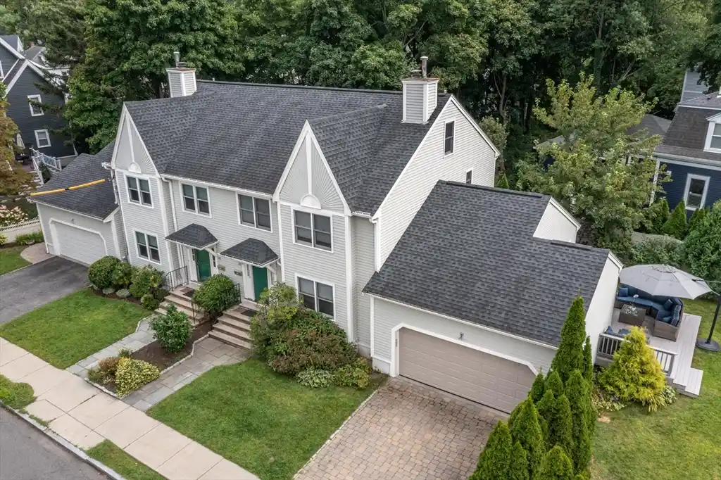 Wonderful Three-level Townhouse