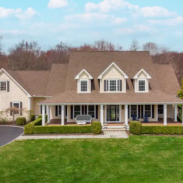 FOUR-ACRE PRIVATE RETREAT