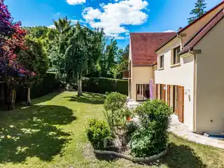 Family-Friendly Retreat Close to Village Amenities