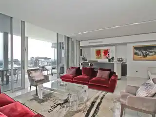 Bespoke Simplex Penthouse with Direct Lift Access to Your Front Door