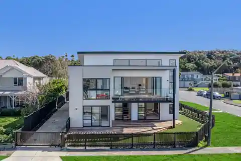 An Extraordinary Waterfront Residence