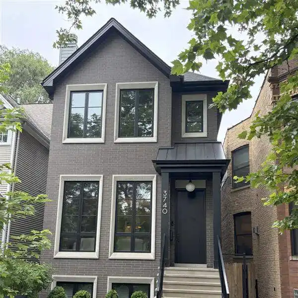 GORGEOUS NEW CONSTRUCTION SINGLE-FAMILY HOME