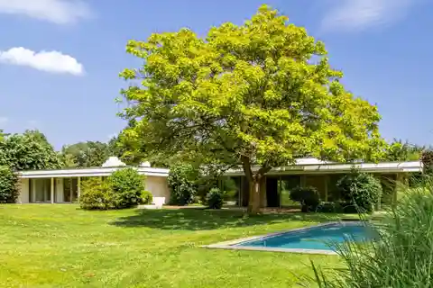 Exceptional Zen-Style Contemporary