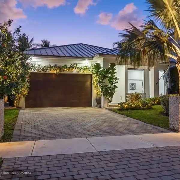 TRANSITIONAL CONTEMPORARY HOME