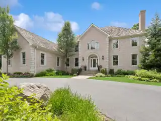 Show-Stopping Georgian Residence in Lake Bluff