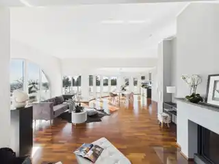 Elegant and Functional Penthouse Maisonette