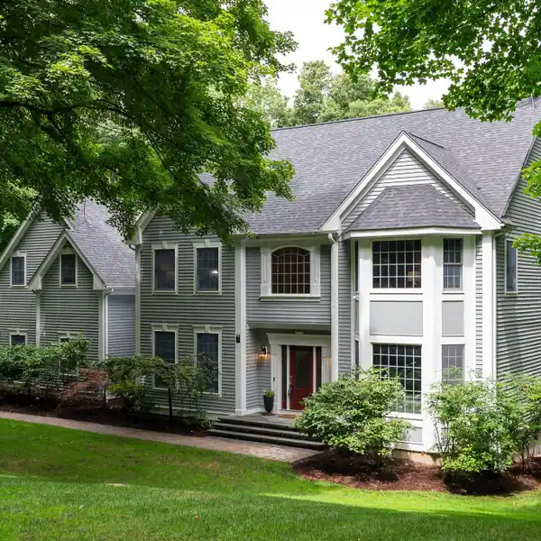 PRISTINE GEM IN SOUTH GLASTONBURY