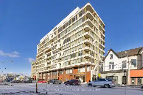 Stunning Turnkey Sub-Penthouse
