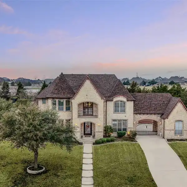 EXQUISITE ESTATE IN GATED KINGSBRIDGE IN ROCKWALL