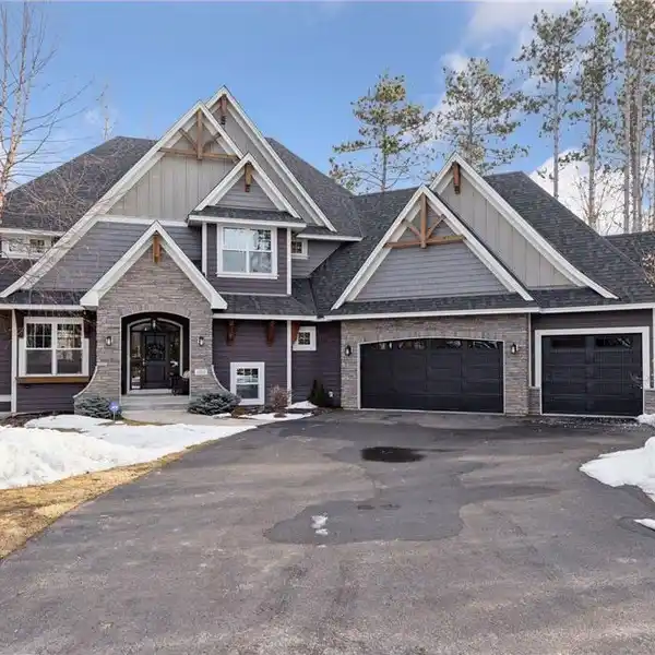 EXCEPTIONAL HOME IN THE COVETED DISCOVER CROSSING NEIGHBORHOOD