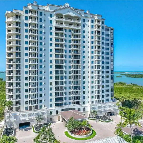 COMPLETELY AND METICULOUSLY RENOVATED UNIT