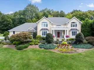 Exquisite Colonial Estate in Primrose Farms