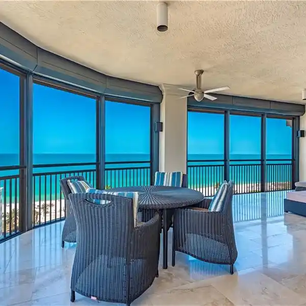 EXCEPTIONAL RESIDENCE IN AN EXCLUSIVE ENCLAVE