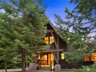 Exceptional Turnkey Tumble Creek Home