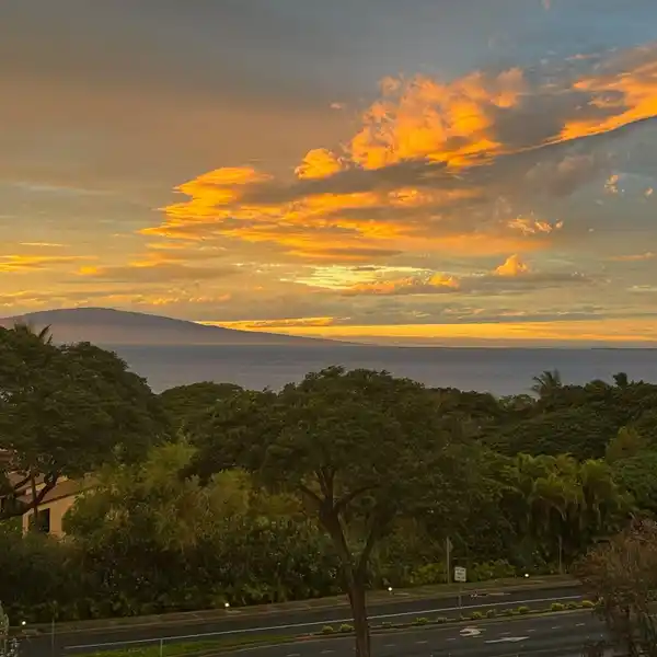 OCEANVIEW LUXURY LIVING IN PRESTIGIOUS LOCATION