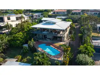 Dual-level Sanctuary with Stunning Sea Views