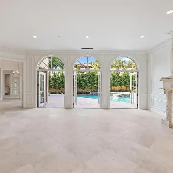 TASTEFULLY REFRESHED TOWNHOUSE
