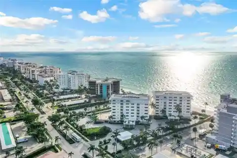 Sophisticated Boutique Beachfront Living at Dolphin View