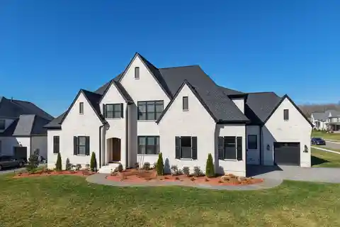 Stunning Brentwood Build with Designer Touches