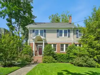 Beautifully Maintained Side Hall Colonial