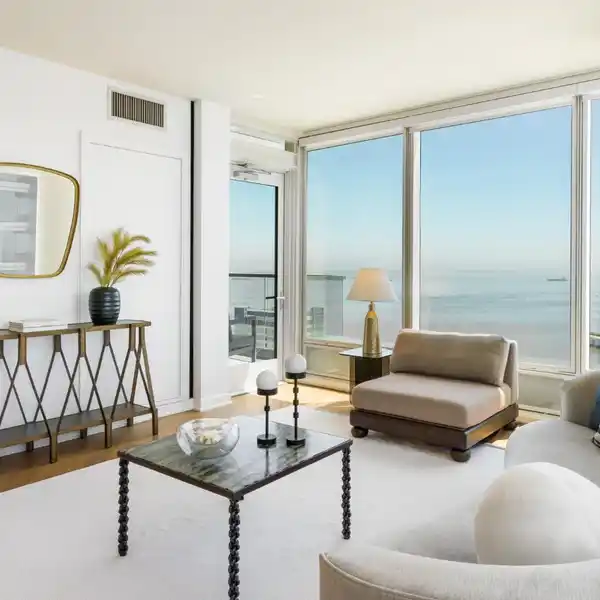 SOUTH BEACH LUXURY LIVING AT THE HARRISON