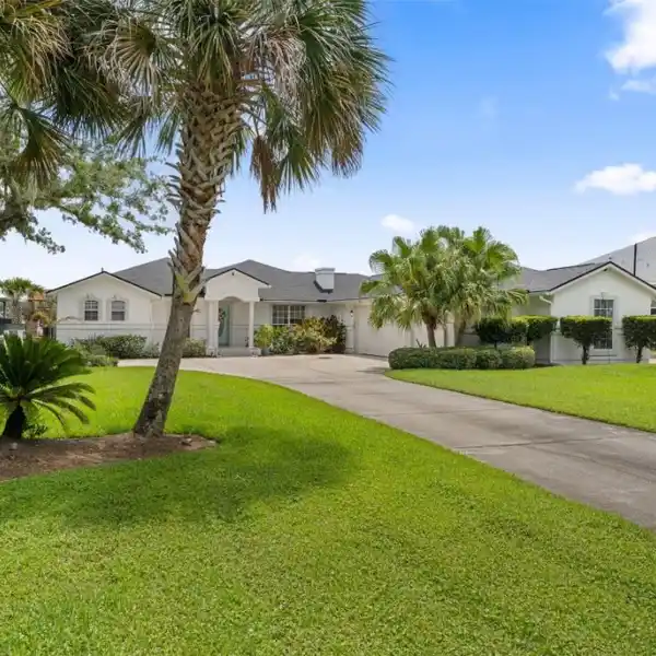 RIVERFRONT LIVING IN THE NORTH FLORIDA KEYS