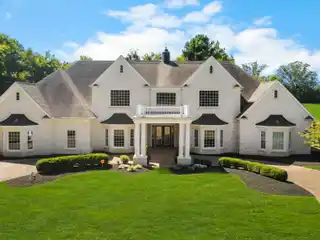 Remarkable Estate in an Exquisite Setting