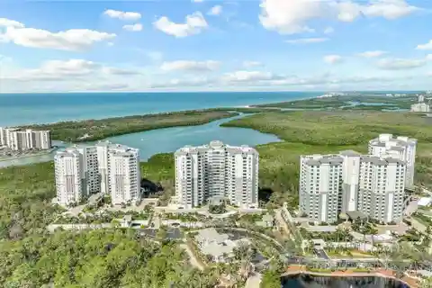 Spacious Open-concept Three Bedroom at the Grande Excelsior