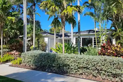 Immaculate Light-Filled Mid-Century Modern Home