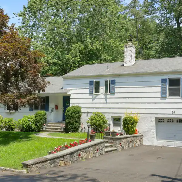 MODERN UPDATES MEET CLASSIC SCARSDALE CHARM