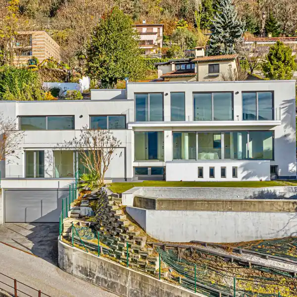 CONTEMPORARY LUXURY VILLA WITH SPECTACULAR VIEW