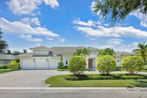 One-Story Modern Residence in Hobe Sound Golf Club