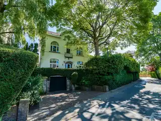 Historic Elegance Surrounded by Lush Serenity