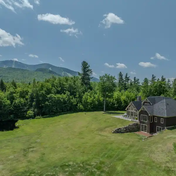 MOUNTAIN HOME SET ON 5 ACRES