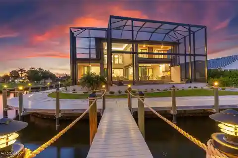 Waterfront Luxury in the Coveted Yacht Club Area