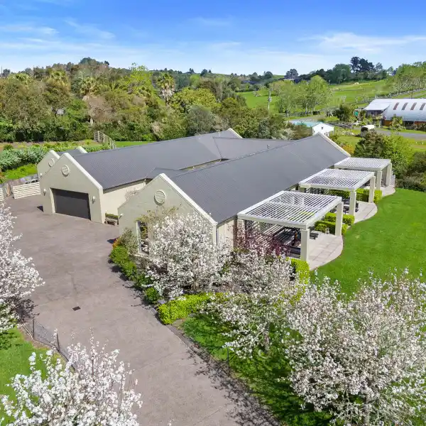 REFINED LIVING WITH TIMELESS BEAUTY