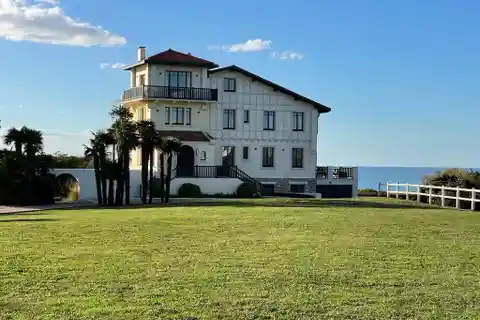 Itxas Gaïna - Above the Ocean