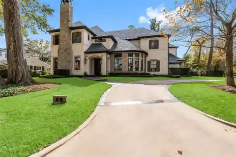 Sophisticated River Oaks Estate with Ev Hookup