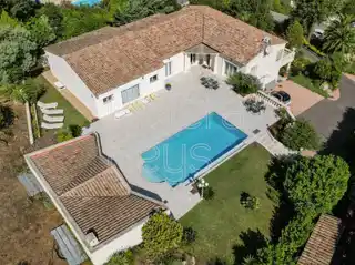 Modern Villa with Pool and Guest Apartment