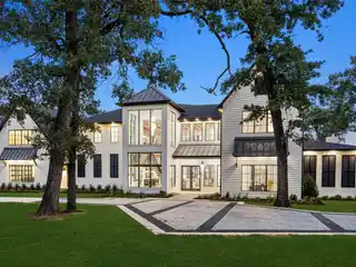 Lakefront Luxury Estate in Pinnacle Golf Club