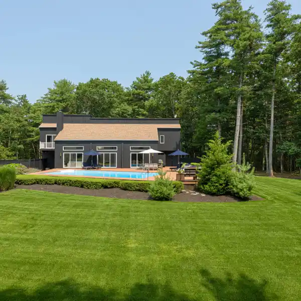 BEAUTIFULLY REFURBISHED FIVE BEDROOM HOME FOR RENT