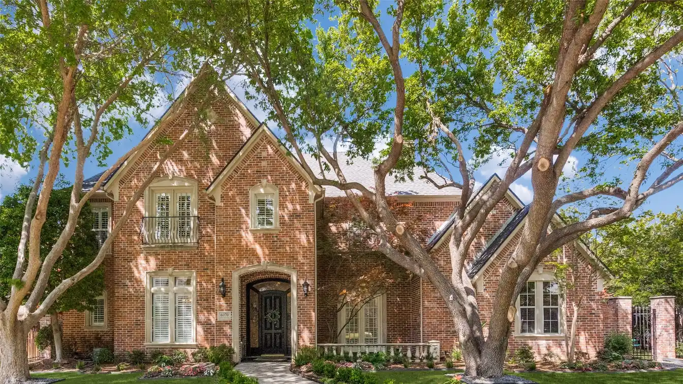 Gorgeous Custom Home in Gated Community