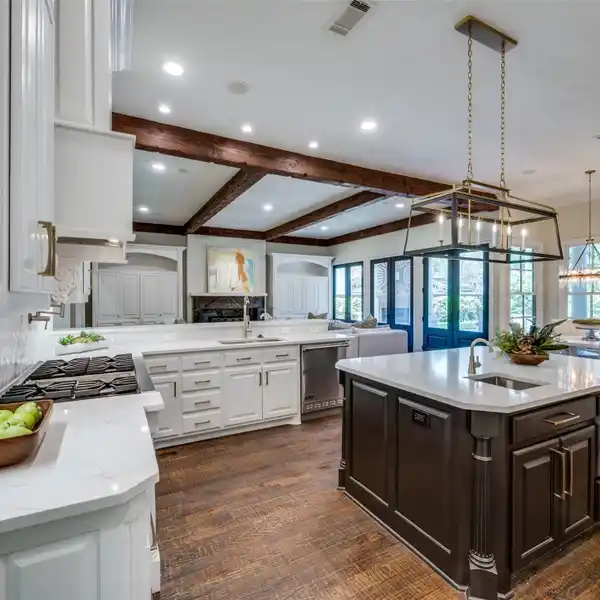 UPDATED UNIVERSITY PARK HOME IN THE FAIRWAY