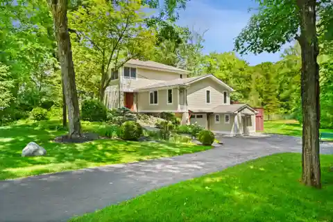Perfect Blend of Comfort and Modern Style