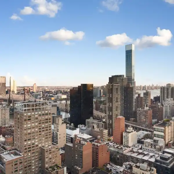 HIGH FLOOR LUXURY CORNER ONE BEDROOM CONDO