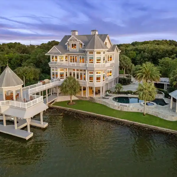 ARCHITECTURAL MASTERPIECE ON DOUBLE WATERFRONT LOTS