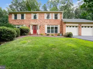 Classic Colonial in Popular Miller Heights