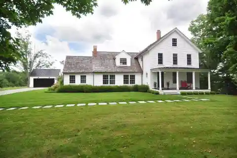 Beautifully Renovated 1911 Colonial
